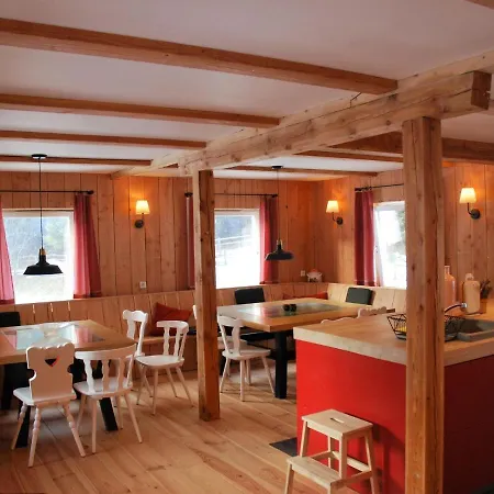 Beautiful And Very Luxurious In Walking And Skiing Area Alpesi faház Innerkrems